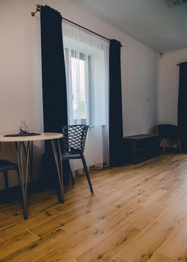 Four Rooms Apartments Τσερκάσι Εξωτερικό φωτογραφία